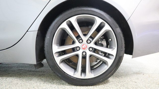Used 2020 Jaguar XE S AWD/4WD image 24
