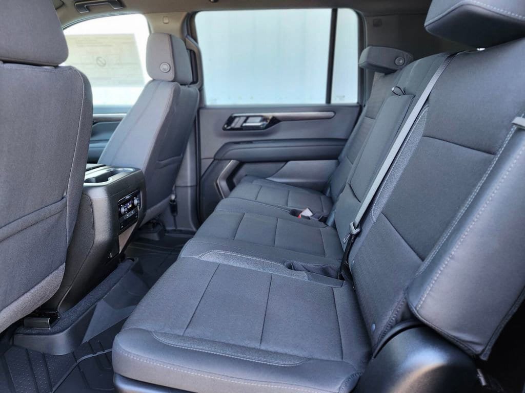 New 2026 Chevrolet Suburban LS AWD/4WD image 14