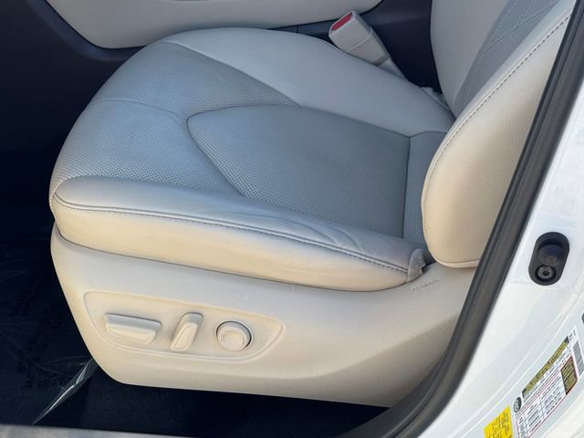 Used 2021 Toyota Highlander Platinum image 15