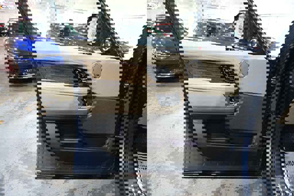 Used 2018 Land Rover Range Rover Long Wheelbase Supercharged image 20