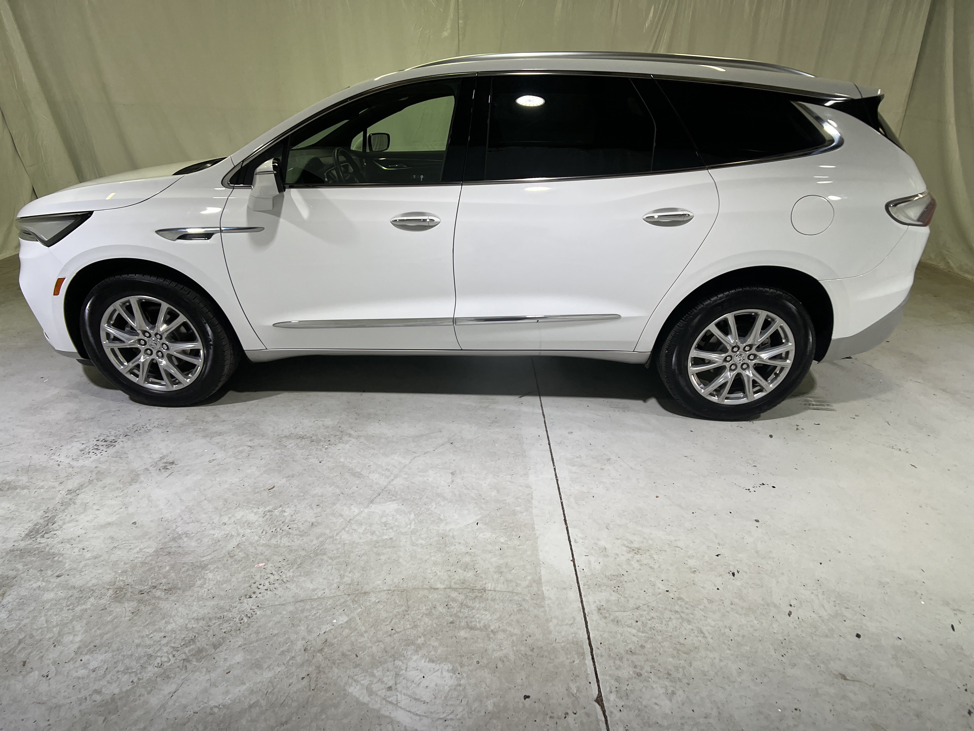 Certified 2023 Buick Enclave Essence w/ Experience Buick Package FWD image 7