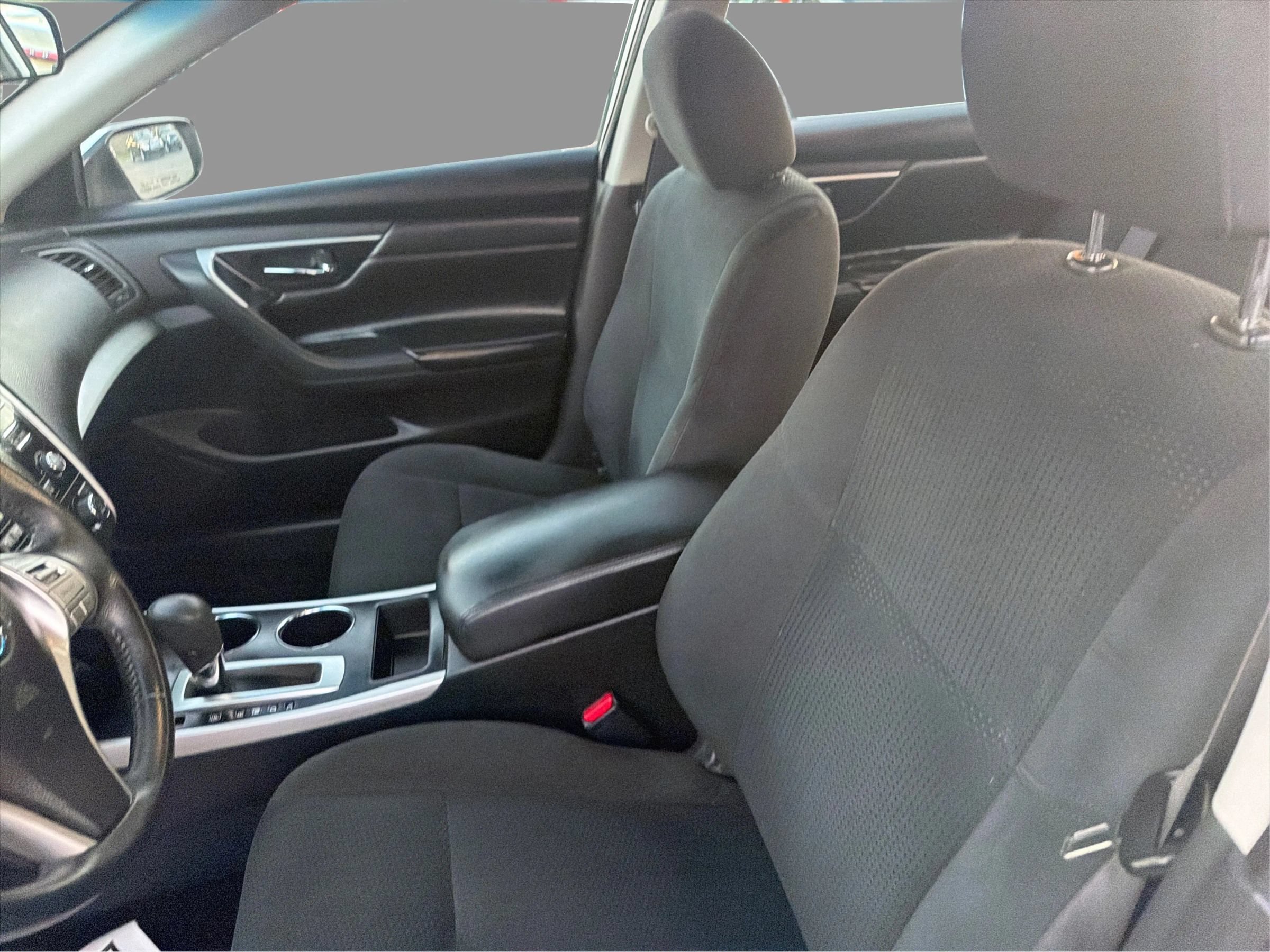 Used 2015 Nissan Altima 2.5 SV FWD image 10