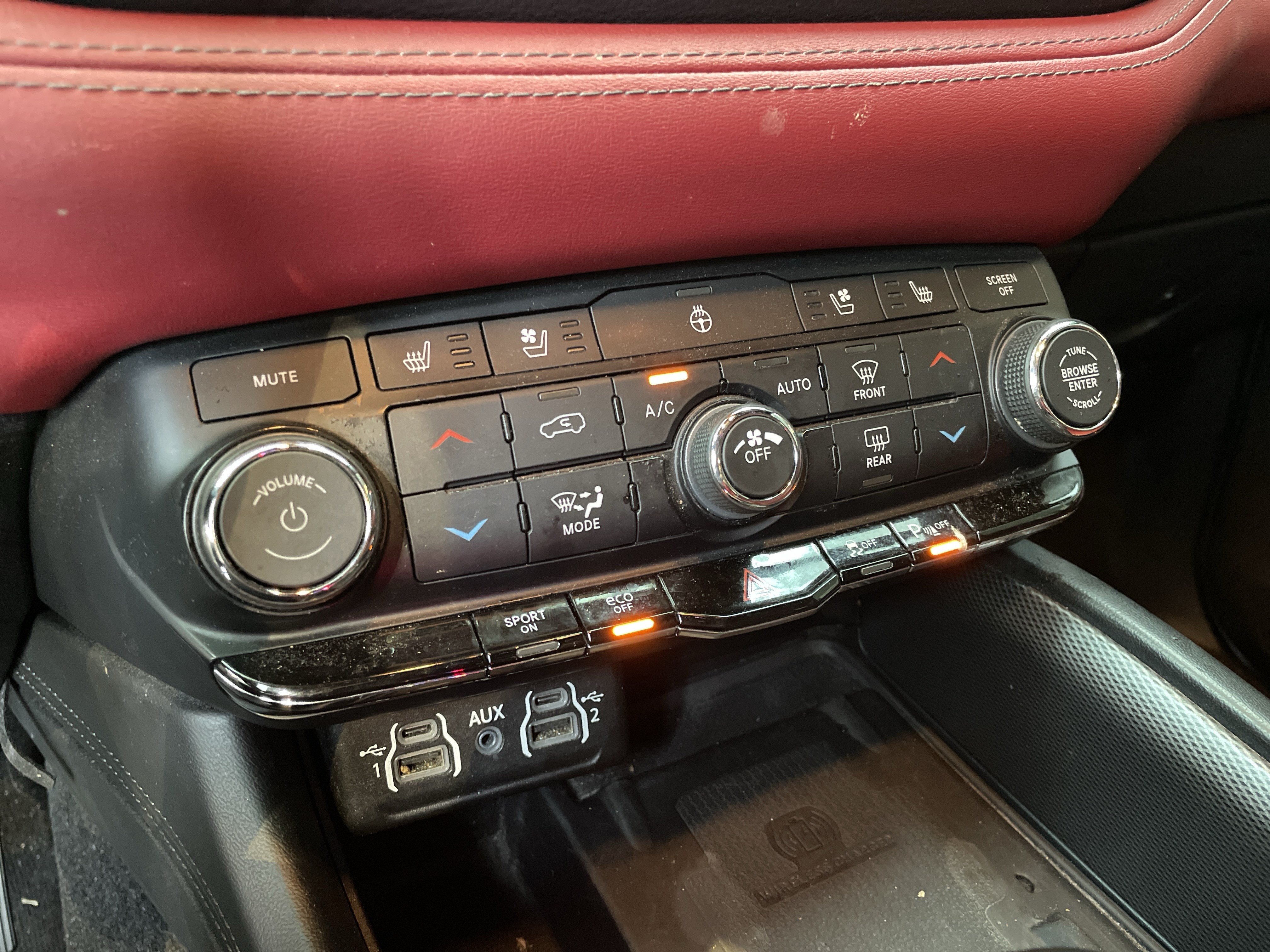 Used 2022 Dodge Durango R/T w/ Blacktop Package AWD/4WD image 15