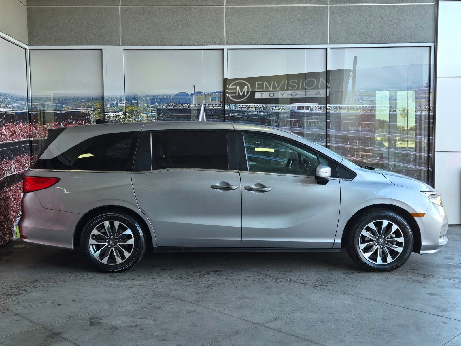 Used 2024 Honda Odyssey EX-L image 4