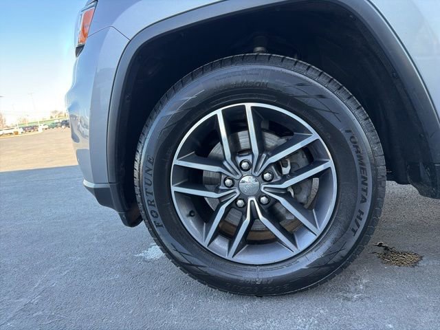 Used 2018 Jeep Grand Cherokee Limited image 11