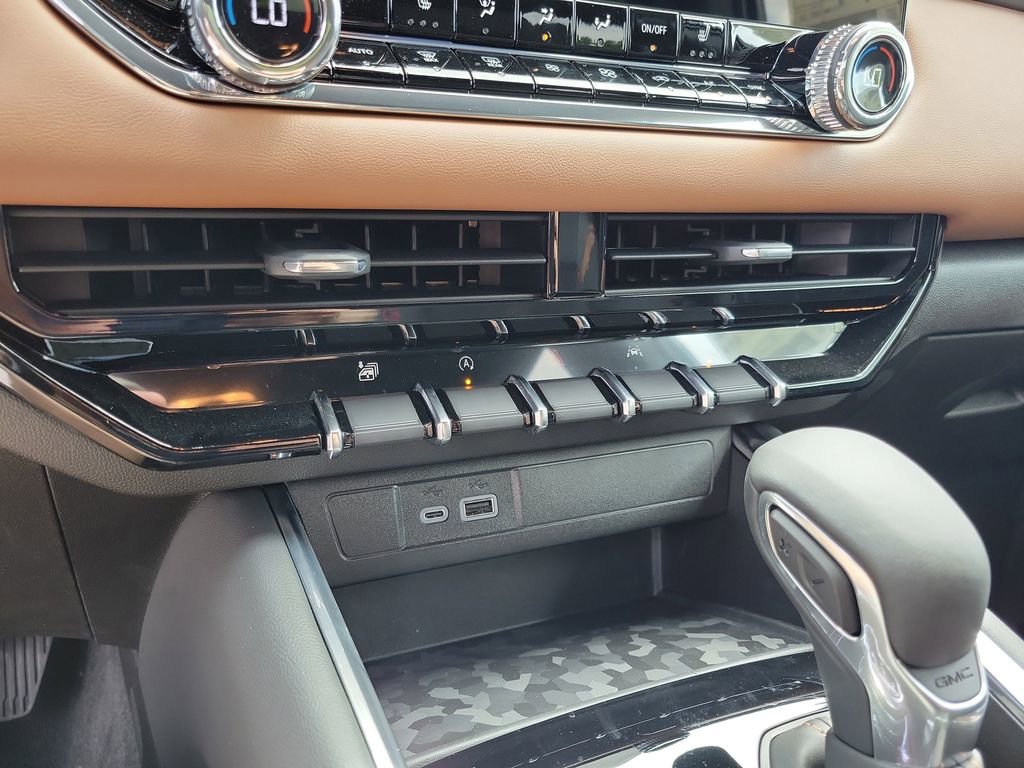 New 2025 GMC Canyon AT4 w/ Nightfall Edition image 24