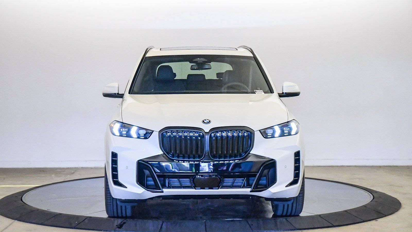 New 2026 BMW X5 xDrive50e w/ M Sport Package AWD/4WD image 7