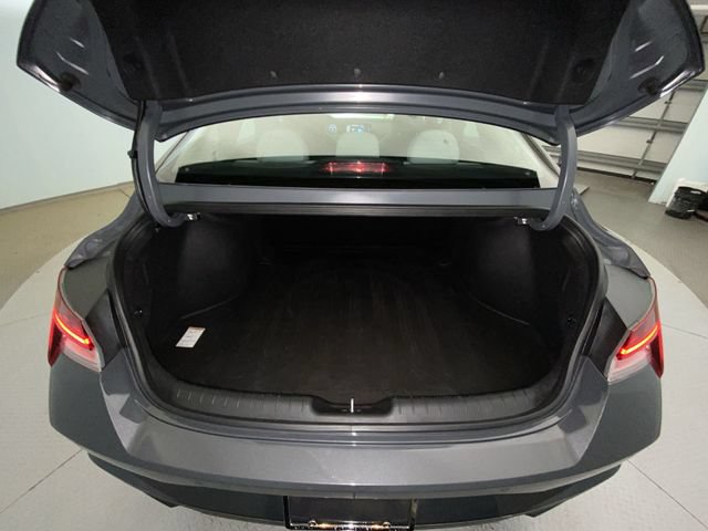 Used 2023 Hyundai Elantra Limited FWD image 24