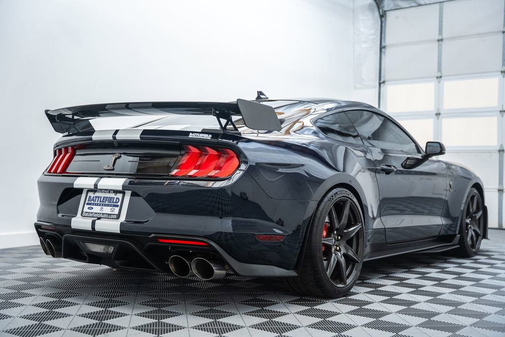 Used 2021 Ford Mustang Shelby GT500 w/ Carbon Fiber Track Pack RWD image 5