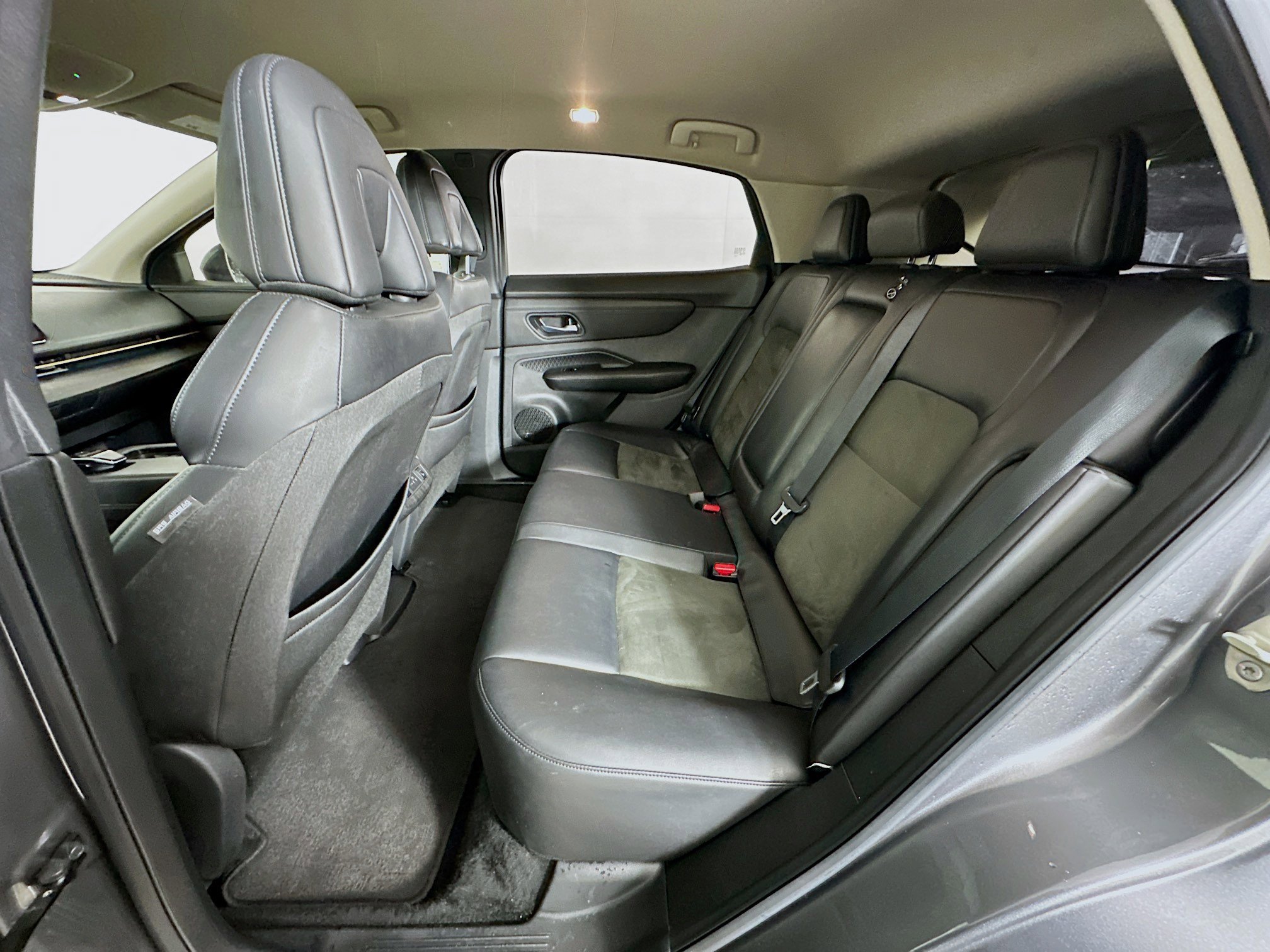 Used 2023 Nissan Ariya FWD image 28