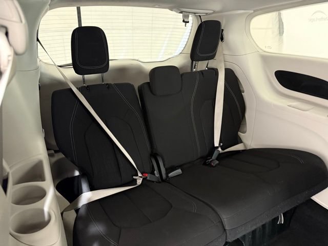 Used 2023 Chrysler Voyager LX FWD image 28