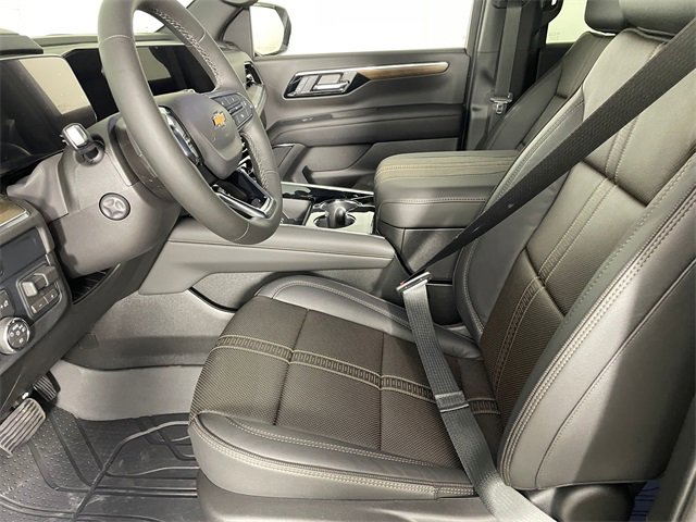 New 2026 Chevrolet Suburban High Country image 2