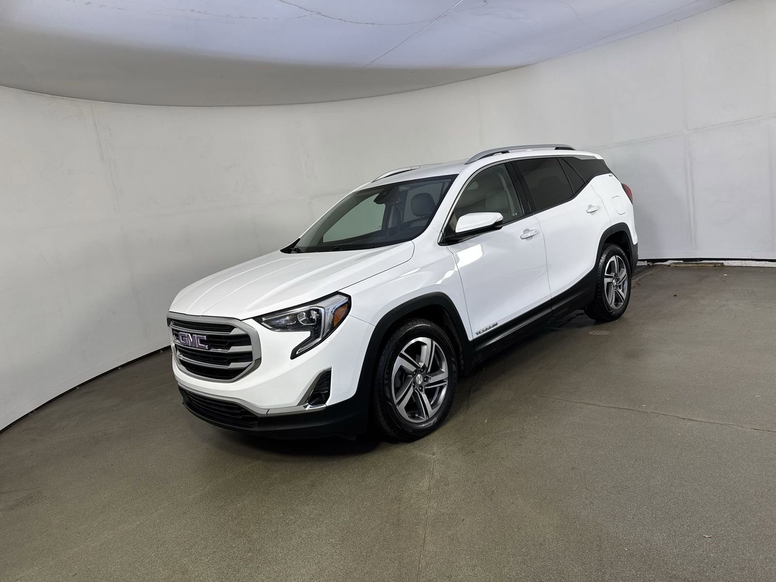 Used 2020 GMC Terrain SLT w/ Preferred Package image 2