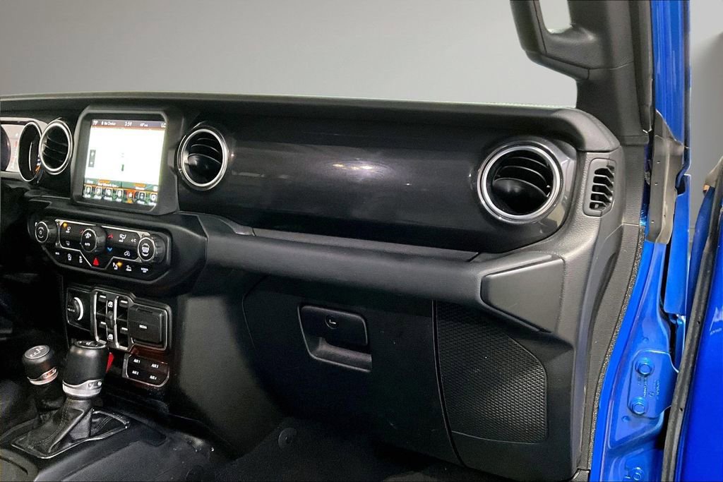 Used 2022 Jeep Wrangler Unlimited Sahara image 25