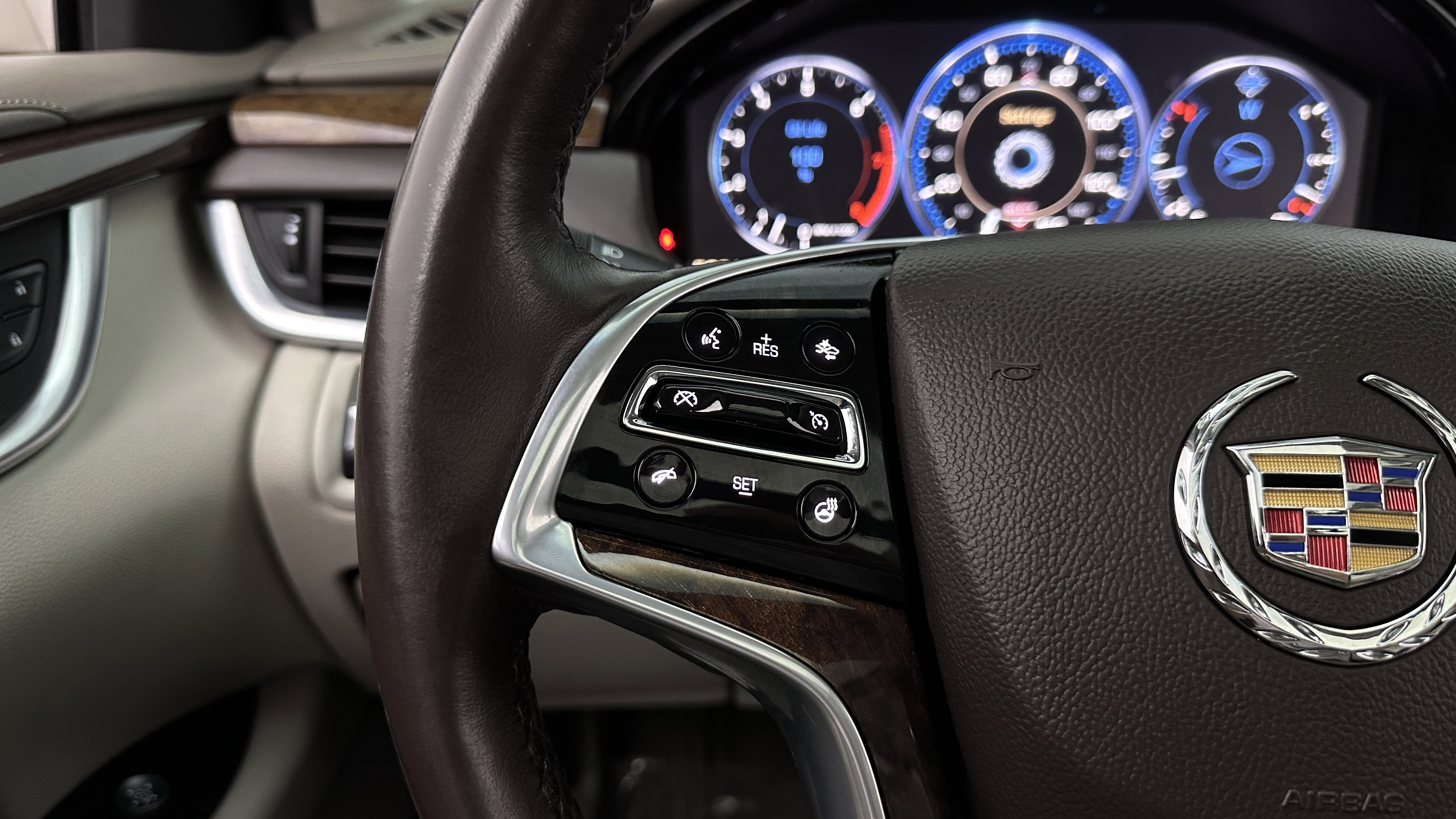 Used 2013 Cadillac XTS Platinum AWD/4WD image 18