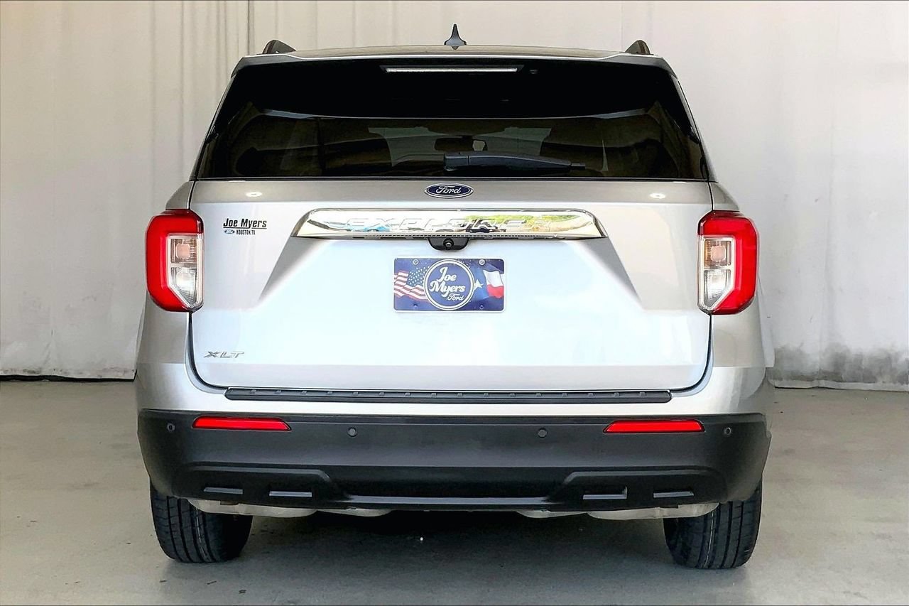 Used 2022 Ford Explorer XLT RWD image 3