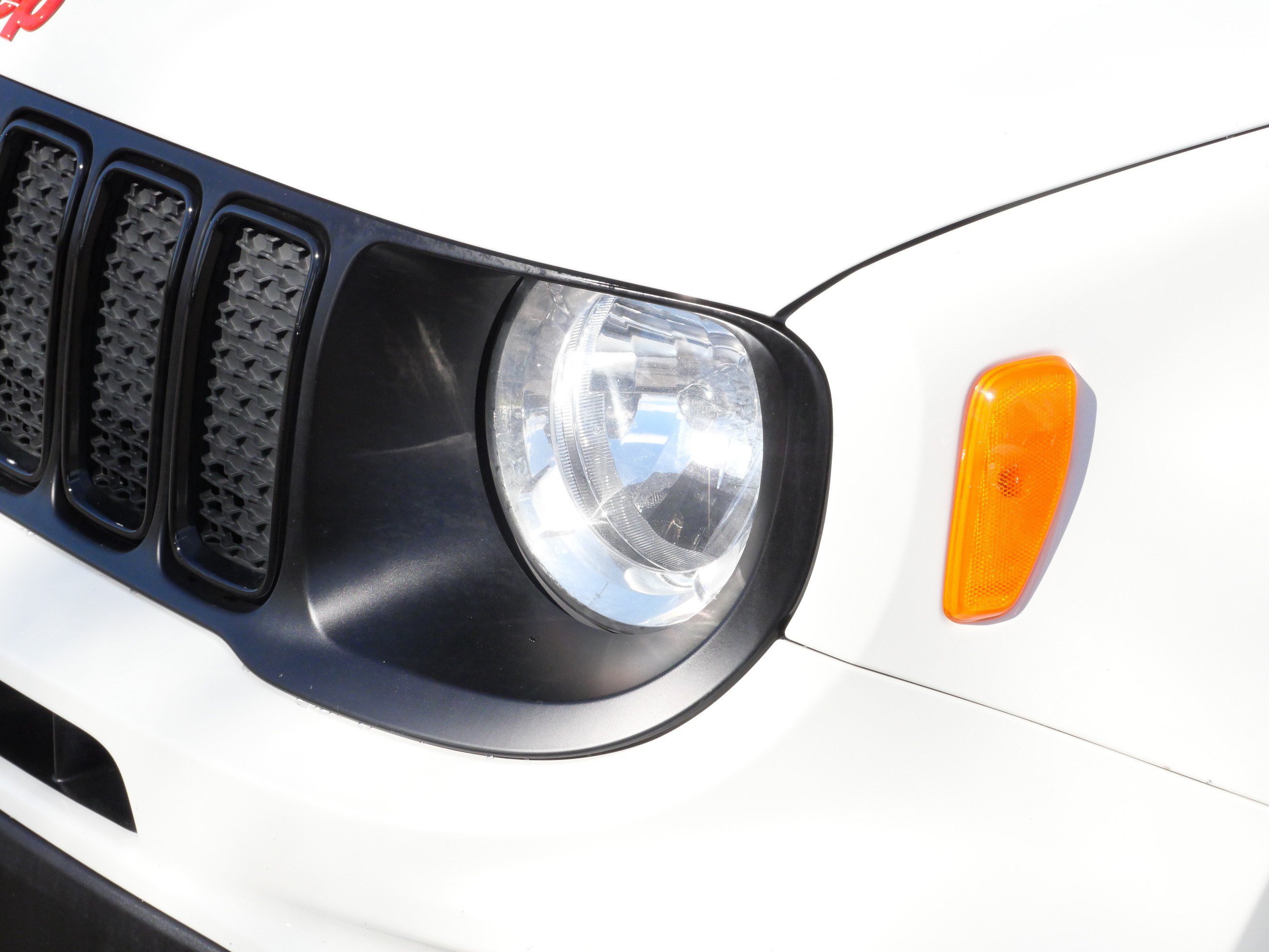 Used 2023 Jeep Renegade Latitude w/ Sun/Sound Group AWD/4WD image 16