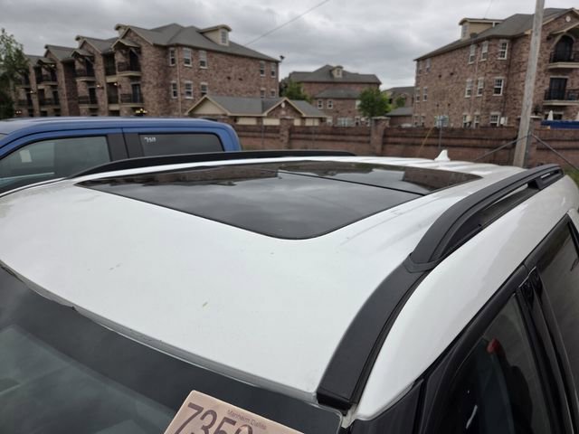 Used 2022 Ford Explorer XLT w/ Equipment Group 202A image 5