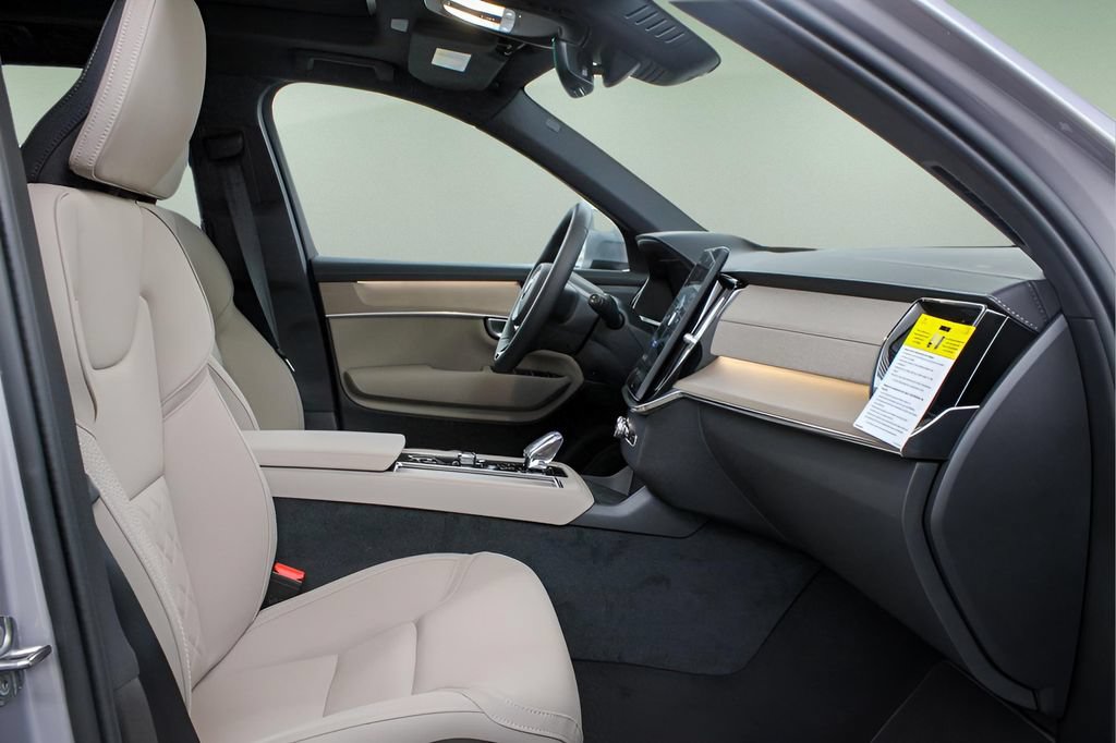 Certified 2026 Volvo XC90 B6 Plus w/ Protection Package Premier AWD/4WD image 24