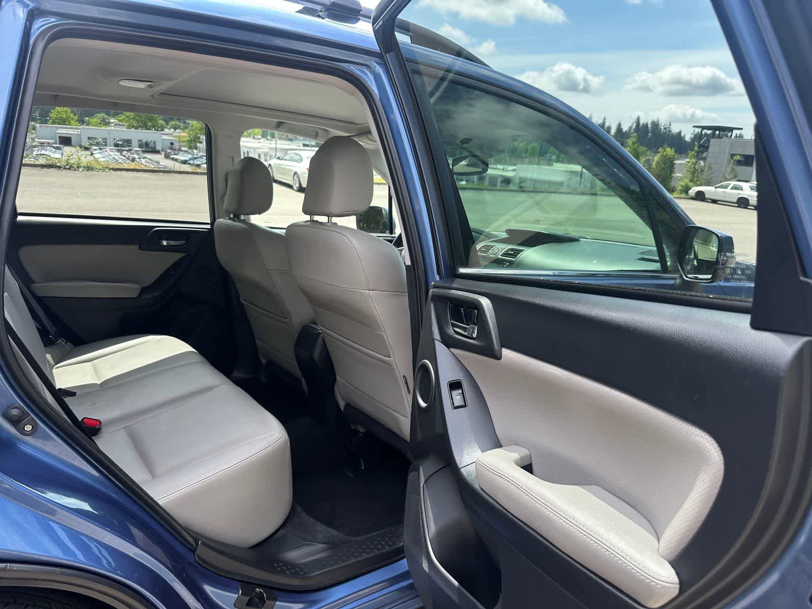 Used 2016 Subaru Forester 2.5i Touring w/ Eyesight & Navigation System AWD/4WD image 14