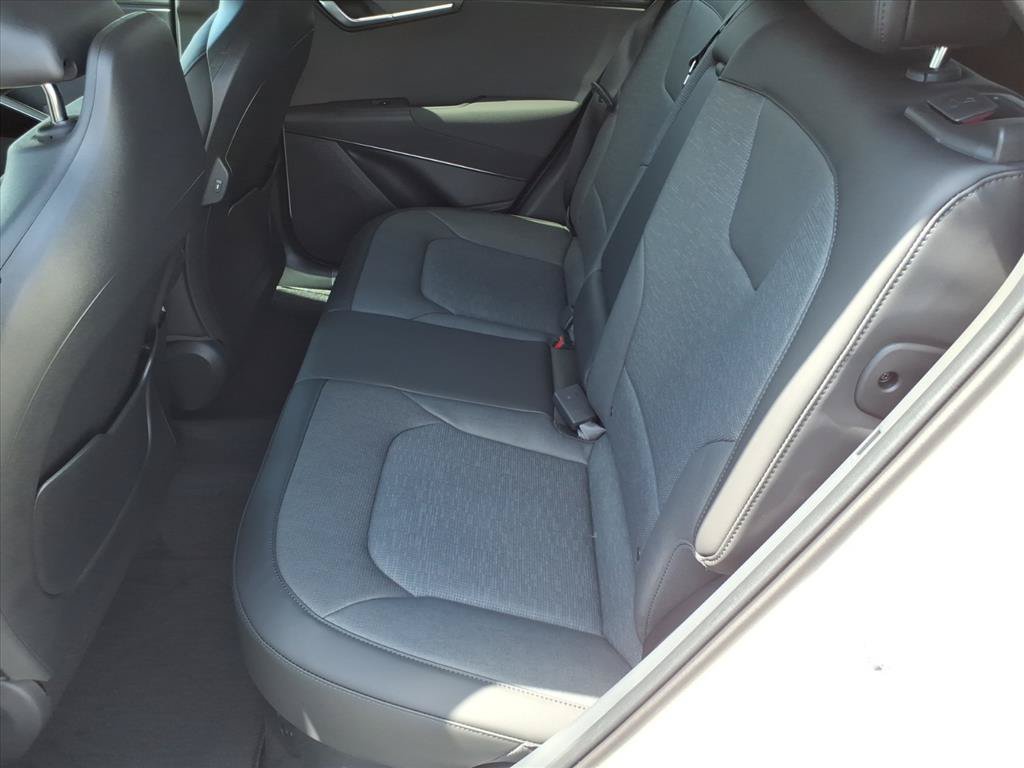 New 2026 Kia Niro FWD image 12