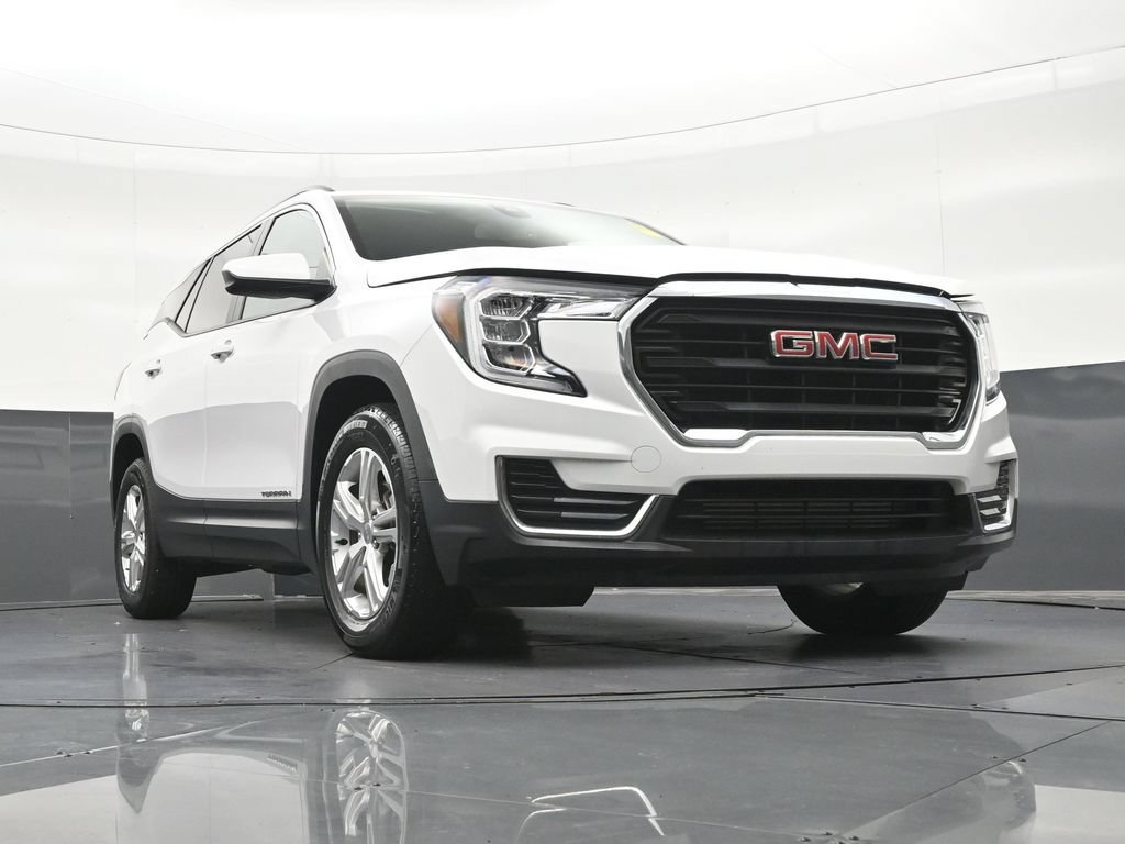 Used 2024 GMC Terrain SLE w/ Driver Convenience Package FWD image 31