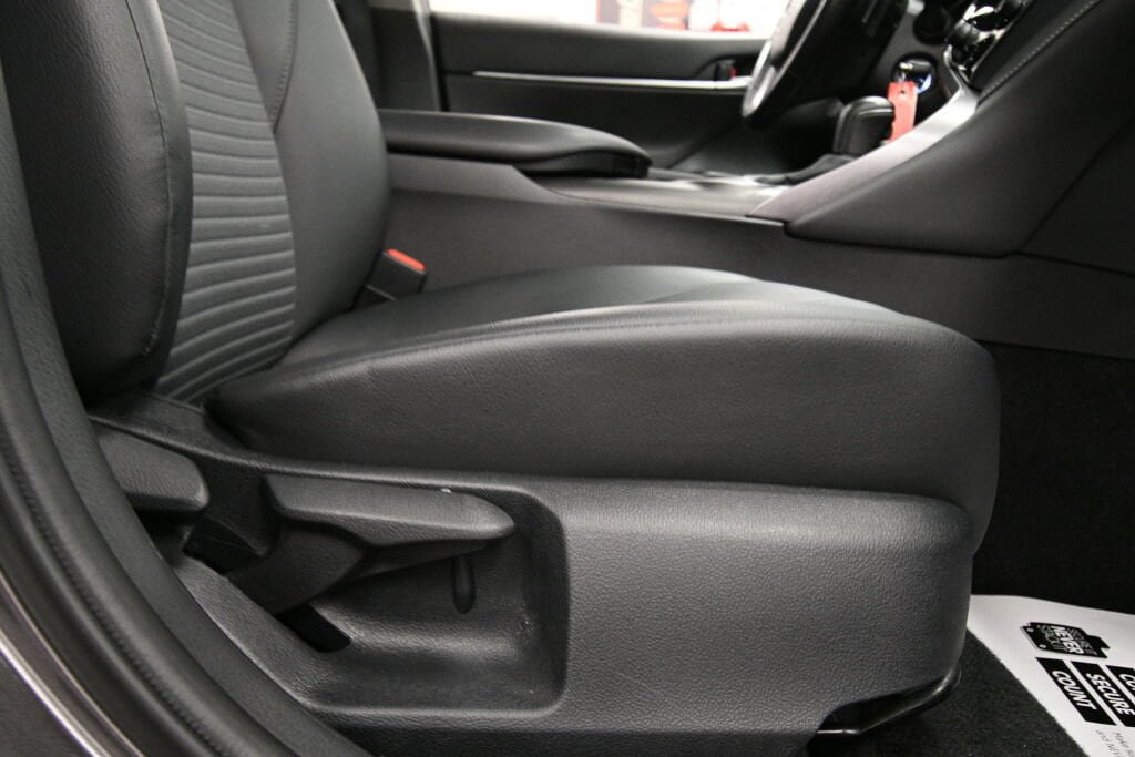 Used 2023 Toyota Camry SE FWD image 25