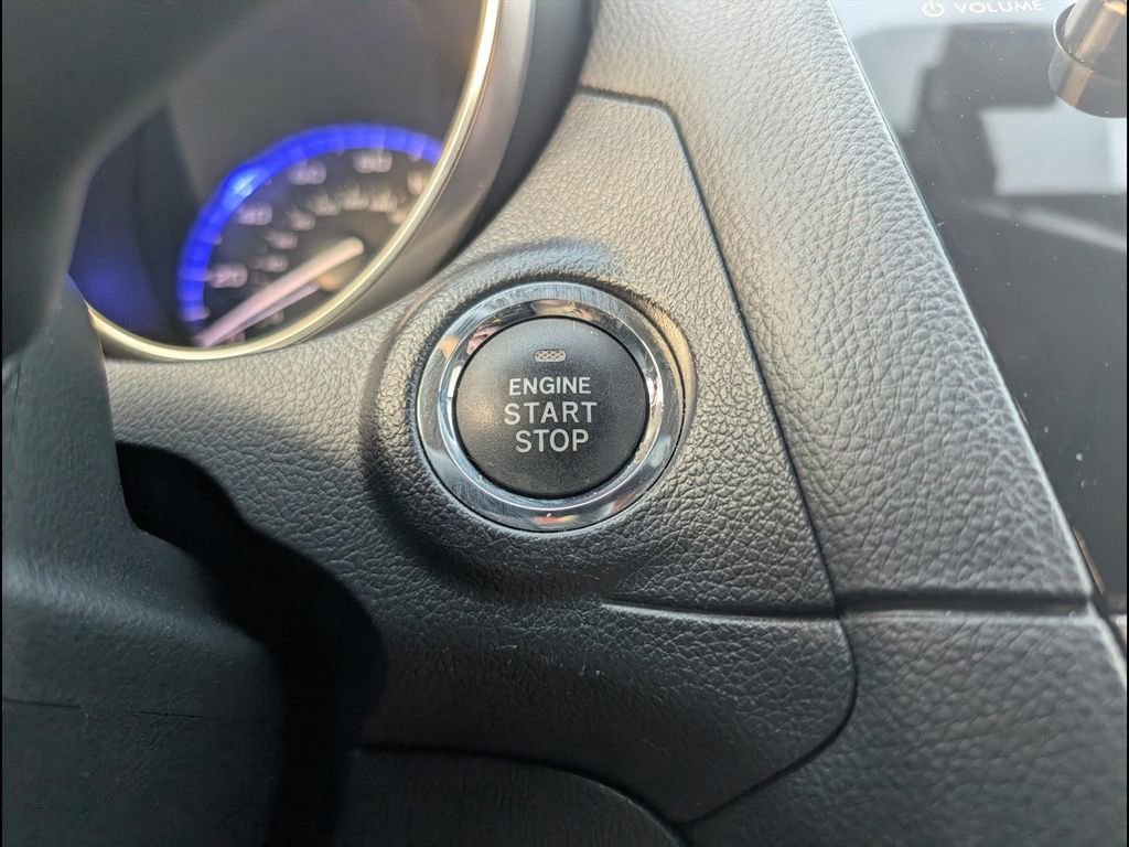 Used 2017 Subaru Legacy 2.5i Limited image 16