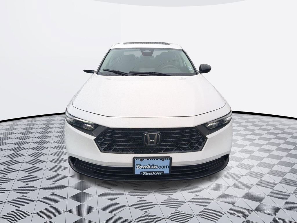 Used 2025 Honda Accord SE image 9