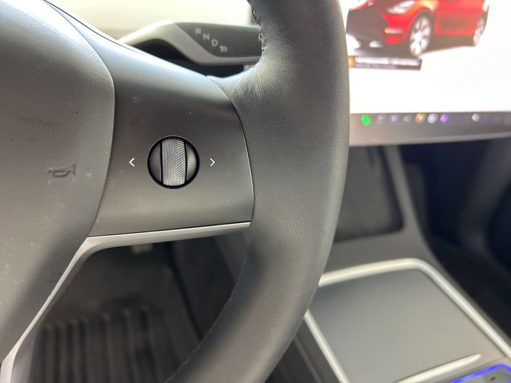 Used 2024 Tesla Model Y Long Range image 19