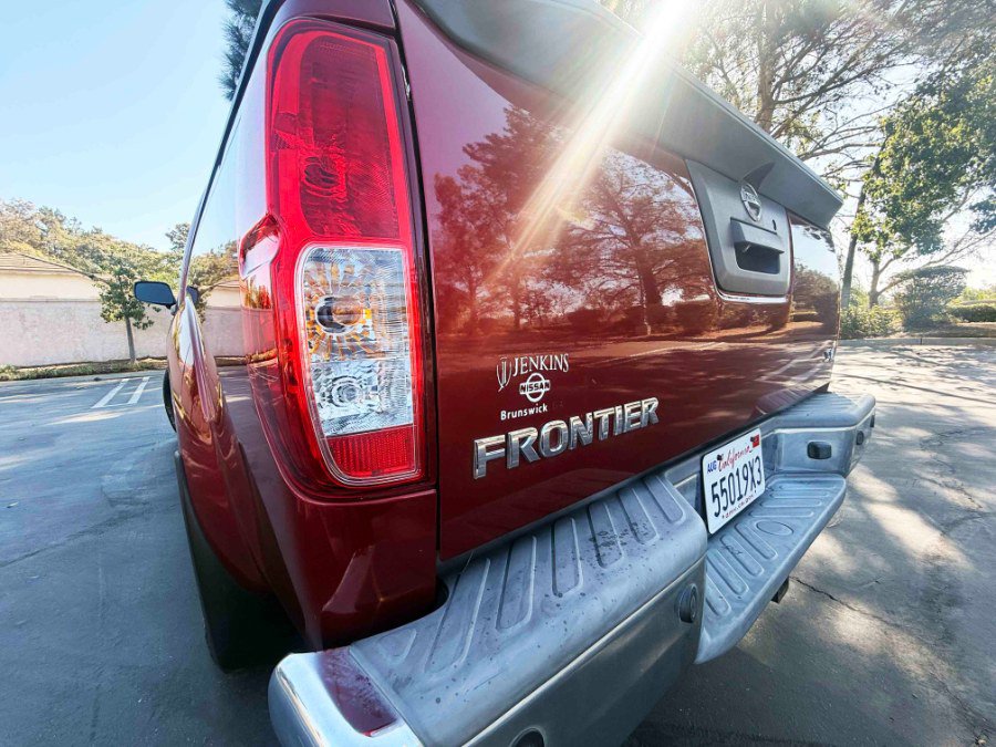 Used 2015 Nissan Frontier SV w/ SV Value Truck Package image 13