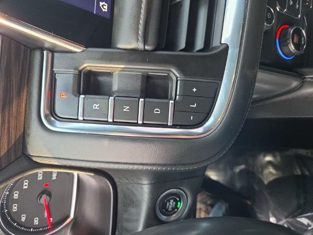 Used 2021 Chevrolet Tahoe Z71 w/ Luxury Package AWD/4WD image 24