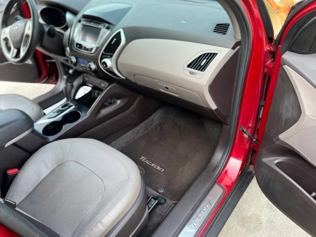 Used 2013 Hyundai Tucson Limited w/ Premium Pkg FWD image 16