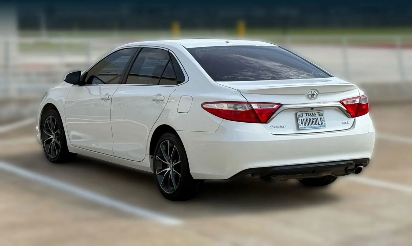 Used 2015 Toyota Camry XSE w/ Moonroof Package FWD image 6