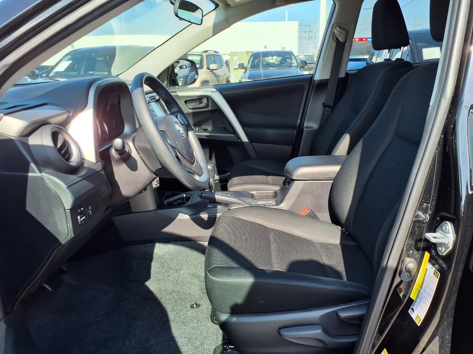 Used 2016 Toyota RAV4 LE FWD image 17