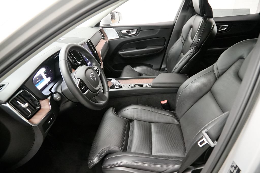 Certified 2023 Volvo XC60 T8 Ultimate w/ Climate Package AWD/4WD image 18