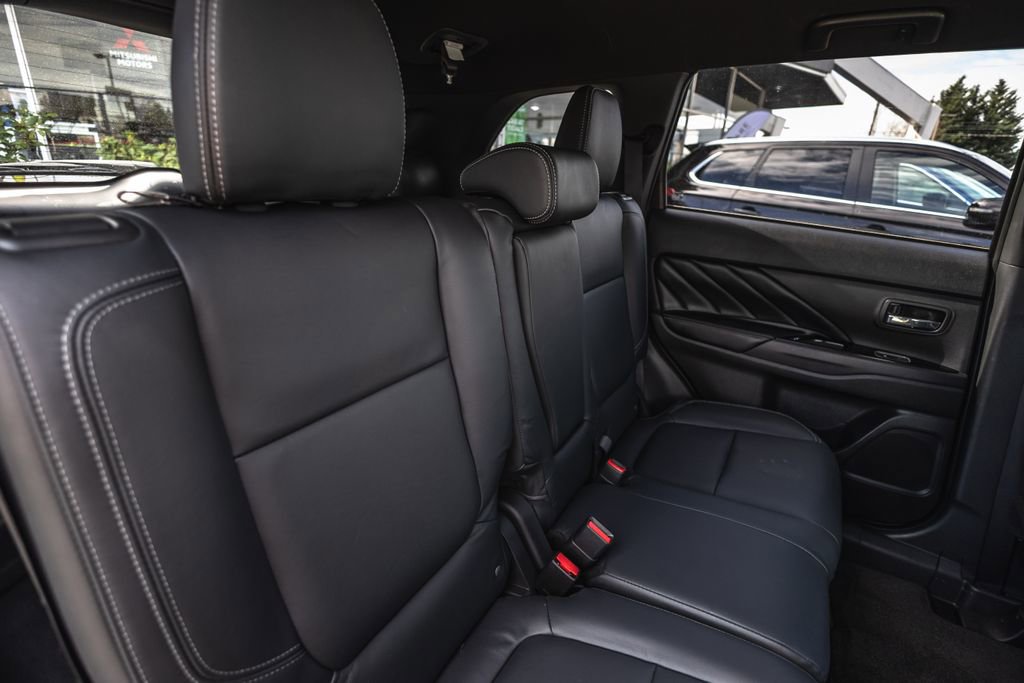 Used 2019 Mitsubishi Outlander SEL image 33
