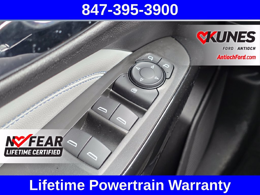 Used 2025 Chevrolet Trax LT FWD image 39