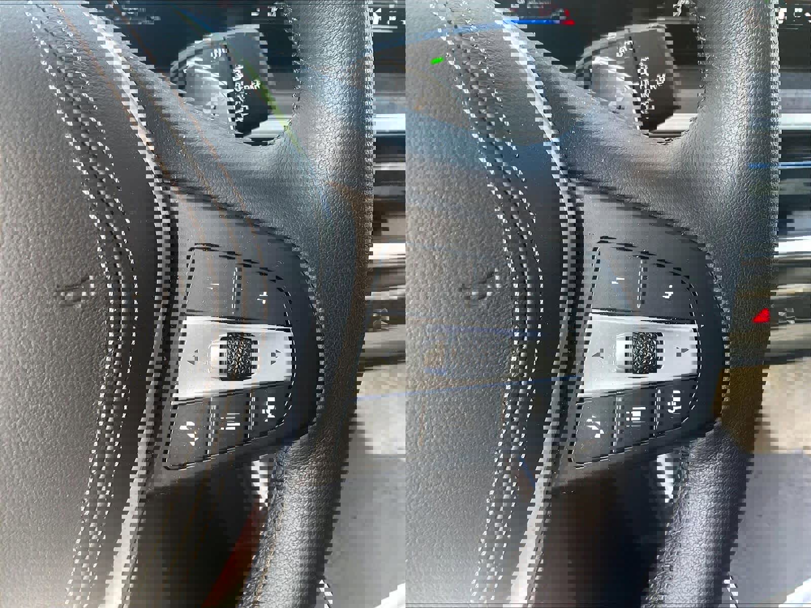 Used 2024 BMW X5 xDrive50e w/ Parking Assistance Package AWD/4WD image 19