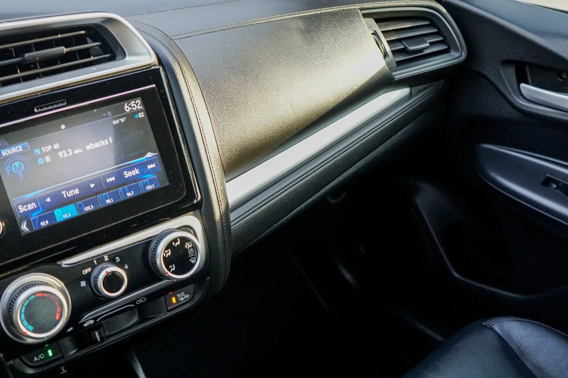 Used 2018 Honda Fit EX-L image 22