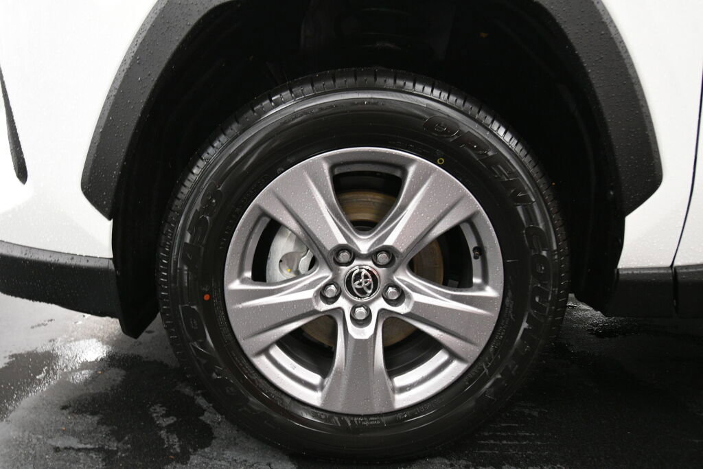 Used 2025 Toyota RAV4 XLE w/ Convenience Package image 34