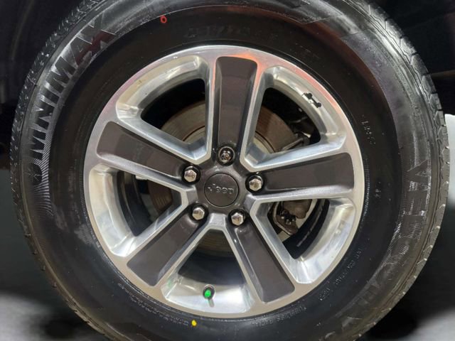 Used 2020 Jeep Wrangler Unlimited Sahara image 31