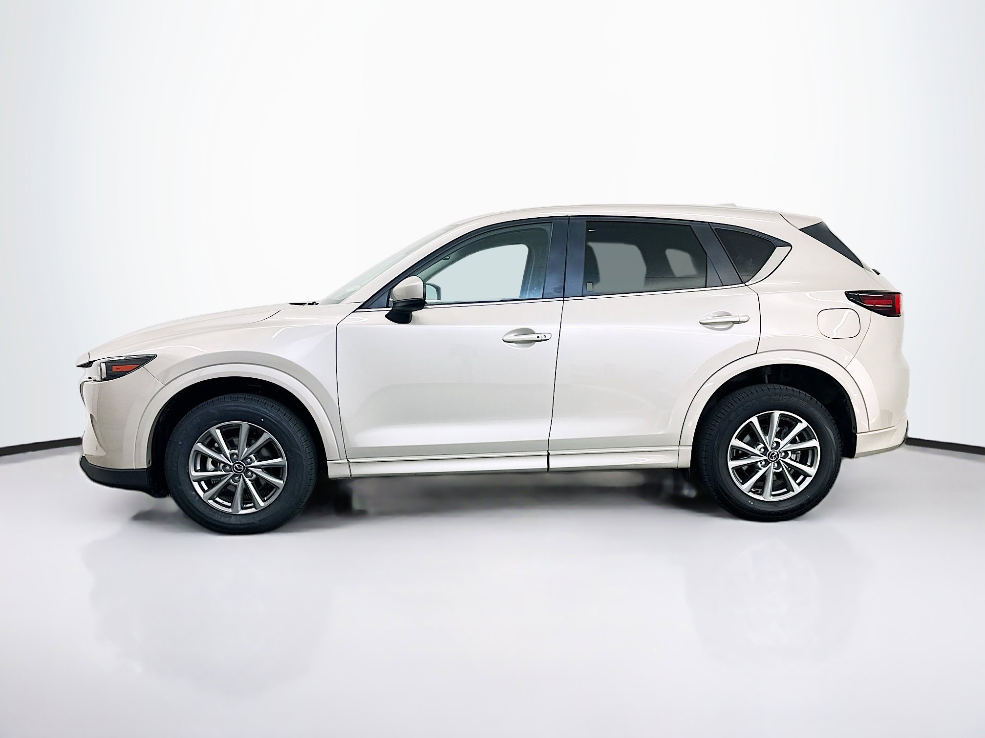 Used 2025 MAZDA CX-5 AWD 2.5 S w/ Preferred Package image 4