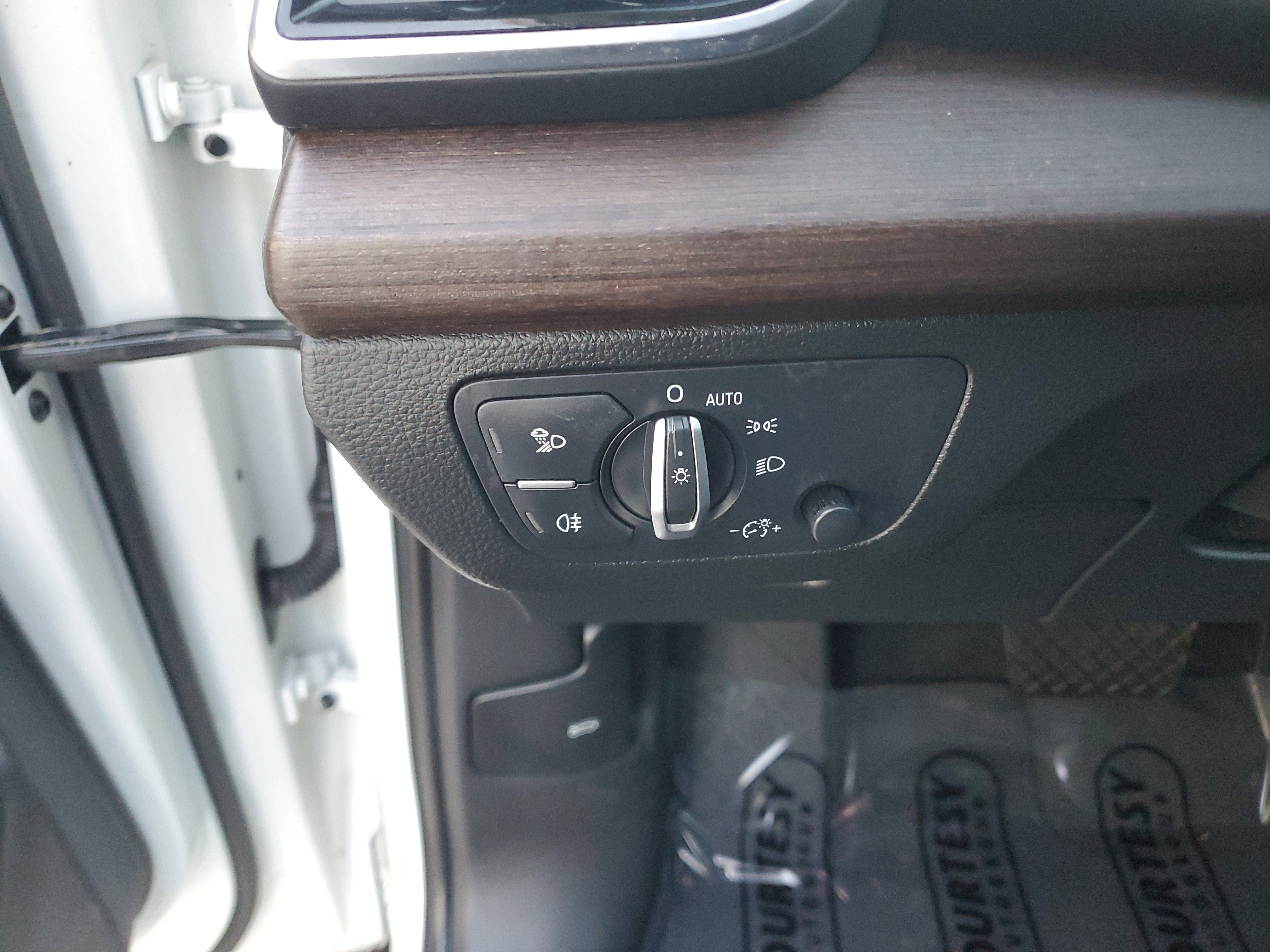 Used 2021 Audi Q5 Premium image 31