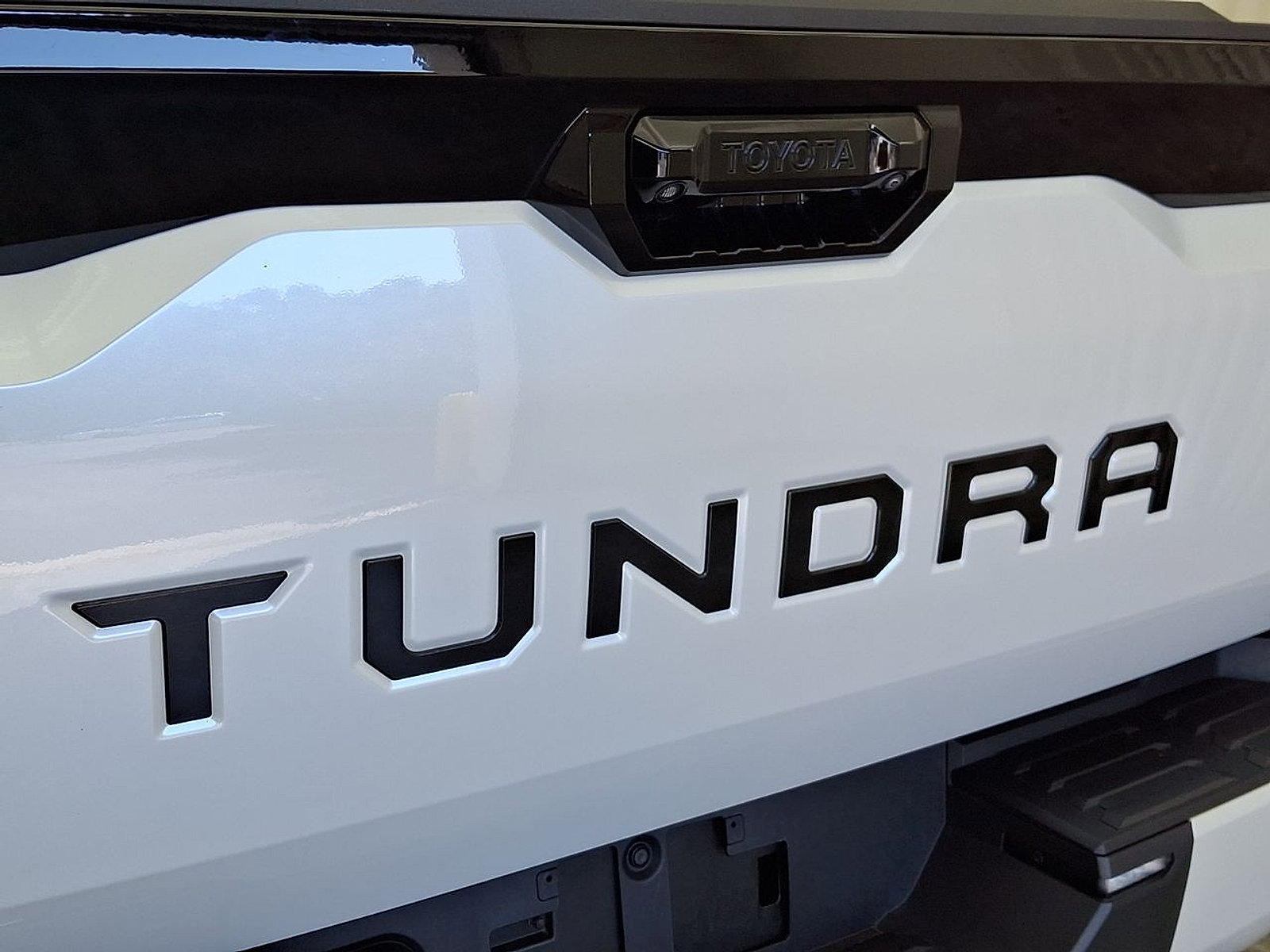 Used 2022 Toyota Tundra Platinum w/ Advanced Package AWD/4WD image 28