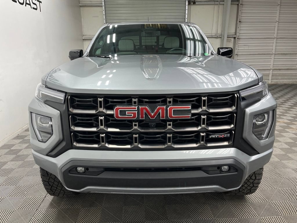 Used 2025 GMC Canyon AT4 w/ AT4X Package AWD/4WD image 9