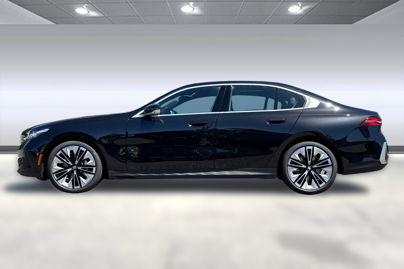 New 2026 BMW 530i w/ Premium Package image 2