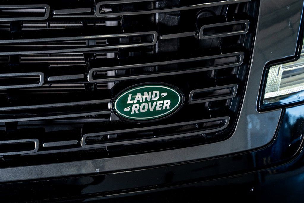 Used 2024 Land Rover Range Rover Autobiography image 17