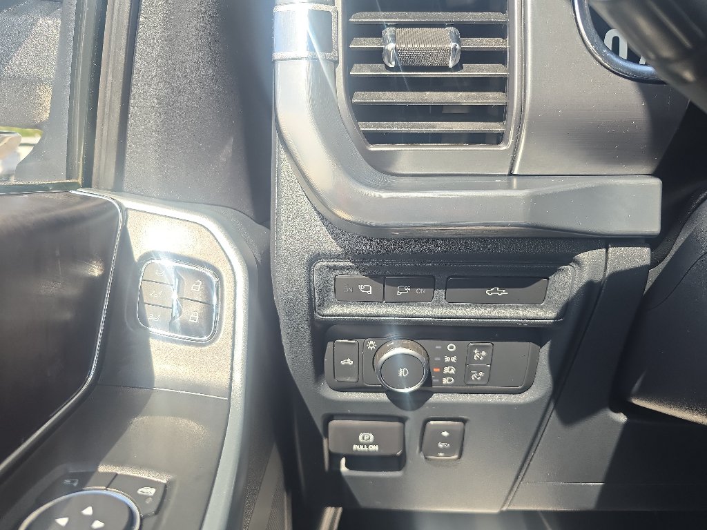 Used 2022 Ford F150 Lariat w/ Equipment Group 502A High AWD/4WD image 27