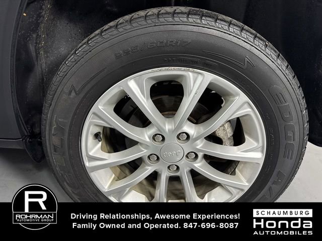 Used 2019 Jeep Cherokee Latitude w/ Cold Weather Group image 5